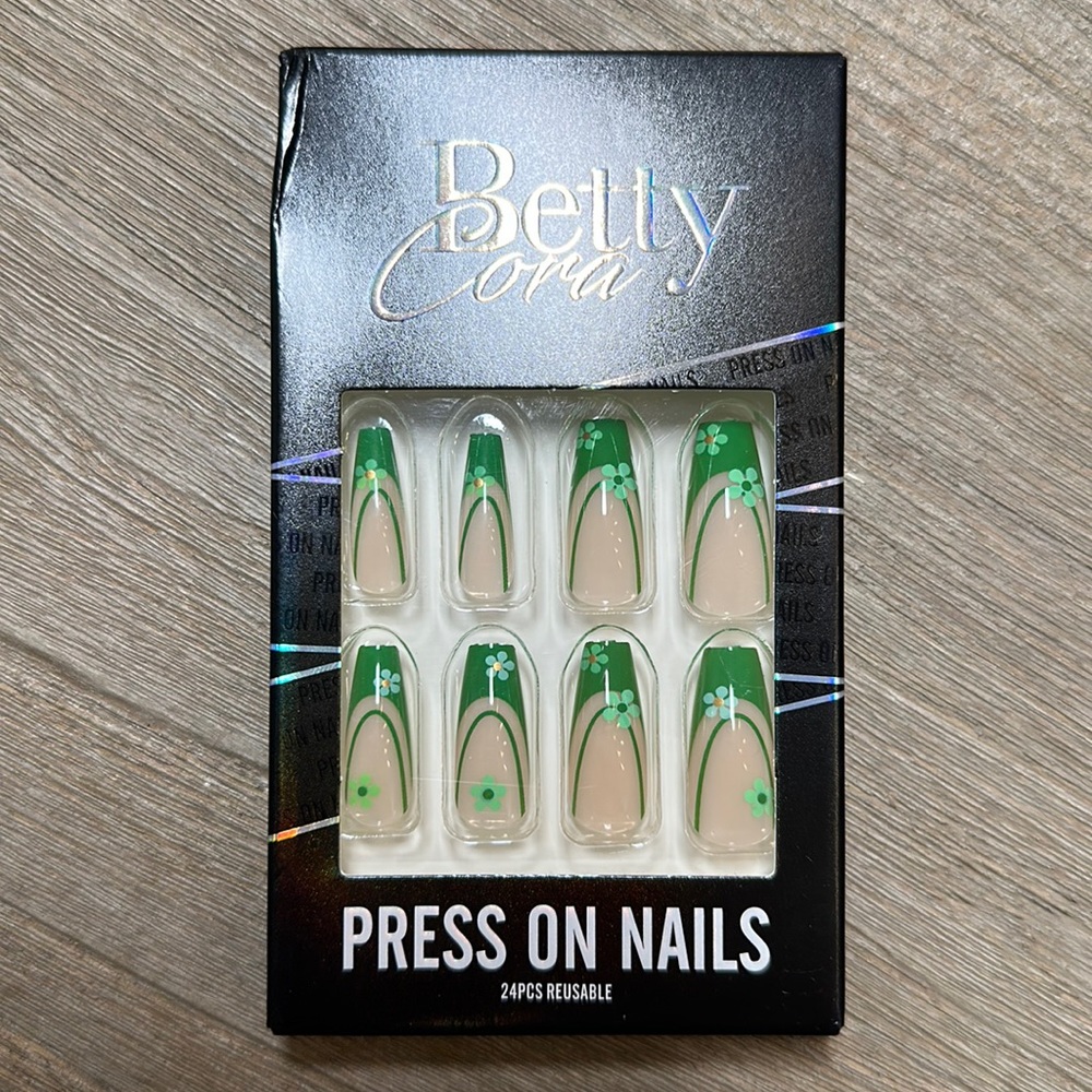 Betty Cora Press On Nails Green Flower Floral Retro Coffin NEW Bundl➡️Save